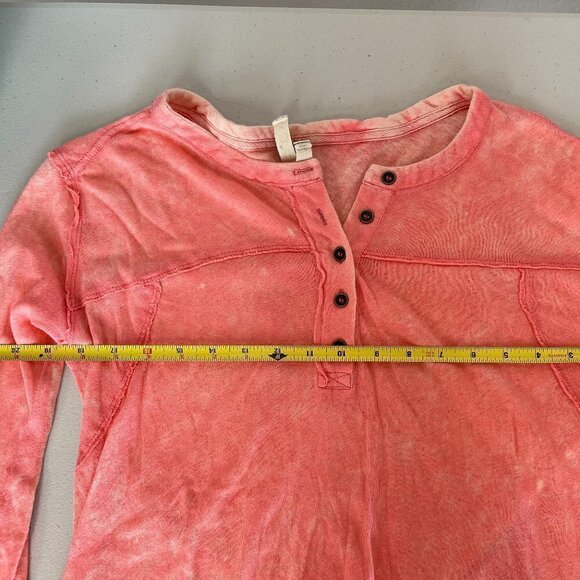 WE The Free Salmon Casual Top ~ Runs Like A Medium - Picture 7 of 8